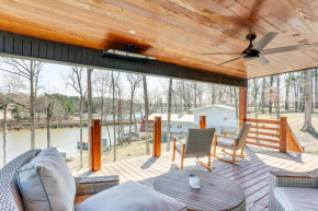 Modern Lake House Retreat with Deck on Pickwick Lake
